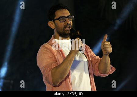 L'acteur Bollywood Aamir Khan gestes lors d'un événement promotionnel du prochain film de Telugu 'RRR' à New Delhi, Inde sur 20 mars 2022. (Photo de Mayank Makhija/NurPhoto) Banque D'Images