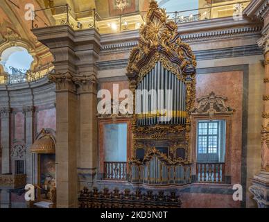 Orgue à l'intérieur de l'église de Clerigos - Porto, Portugal Banque D'Images