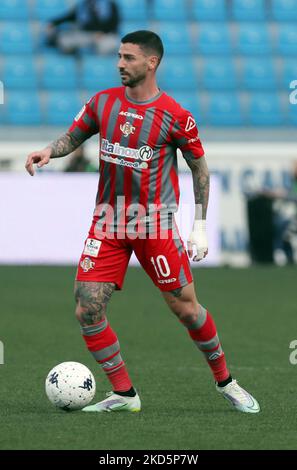 Cristian Buonaiuto (états-unis Cremonese) pendant la Ligue italienne de championnat de football BKT 2021/2022 SPAL vs. États-Unis Cremonese au stade Paolo Mazza, Ferrara, Italie, 19 mars 2022 (photo de Corrispondente Bologna/LiveMedia/NurPhoto) Banque D'Images