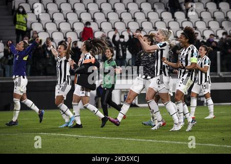 Les joueurs de Juventus après le match de football de la première jambe DE la Ligue des champions de l'UEFA JUVENTUS - LYON sur 23 mars 2022 au stade Allianz de Turin, Piémont, Italie. (Photo de Matteo Bottanelli/NurPhoto) Banque D'Images
