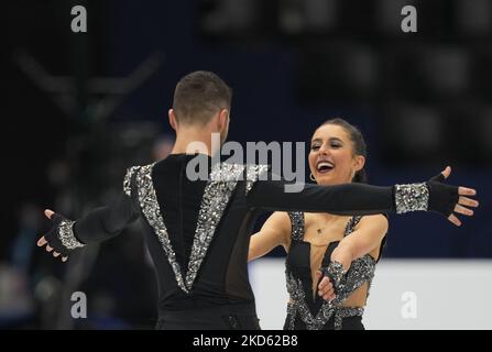 Lilah Fear et Lewis Gibson du Royaume-Uni pendant la danse de glace de paires, au Sud de France Arena, Montpellier, France sur 25 mars 2022. (Photo par Ulrik Pedersen/NurPhoto) Banque D'Images