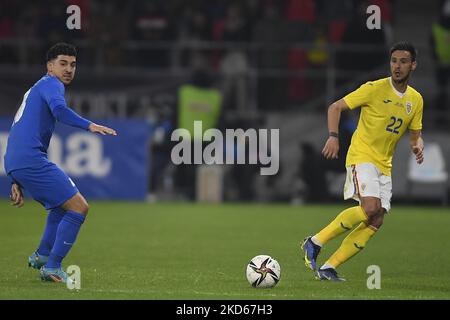 Dimitris Limnios et Camora en action pendant le match international amical entre la Roumanie et la Grèce à Stadionul Steaua sur 25 mars 2022 à Bucarest, Roumanie. (Photo par Alex Nicodim/NurPhoto) Banque D'Images