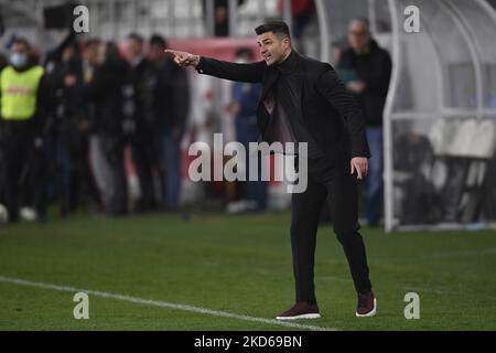 Florin Bratu Roumanie U21 entraîneur-chef en action pendant le match international amical entre la Roumanie U21 et la Finlande U21 à Stadionul Arcul de TRIUMF sur 25 mars 2022 à Bucarest, Roumanie. (Photo par Alex Nicodim/NurPhoto) Banque D'Images