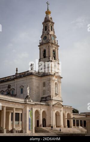 La tour emblématique du Sanctuaire de Fátim dans le Sanctuaire de notre-Dame de Fátima, à Fatima, au Portugal, sur 28 mars 2022. (Photo de Manuel Romano/NurPhoto) Banque D'Images