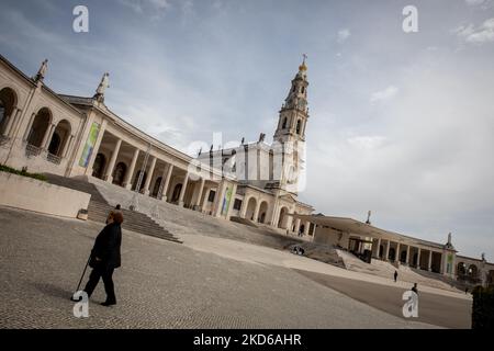 La tour emblématique du Sanctuaire de Fátim dans le Sanctuaire de notre-Dame de Fátima, à Fatima, au Portugal, sur 28 mars 2022. (Photo de Manuel Romano/NurPhoto) Banque D'Images