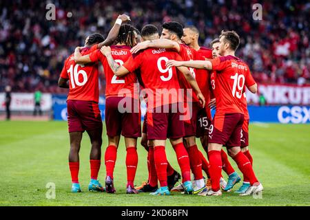 ZURICH, SUISSE - MARS 29 : l'équipe suisse célèbre le 1-1 lors du match international amical entre la Suisse et le Kosovo au Stadion Letzigrund sur 29 mars 2022 à Zurich, Suisse. (Photo par Vedran Galijas/JustPictures/LiveMedia/NurPhoto) PAS D'UTILISATION SUISSE. Banque D'Images