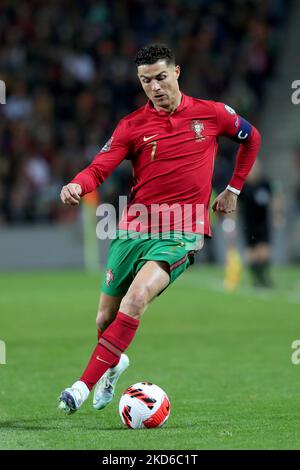 Cristiano Ronaldo, l'avant-titre du Portugal, en action lors du match de qualification de la coupe du monde de la FIFA 2022 entre le Portugal et la Macédoine du Nord au stade Dragao de Porto, au Portugal, sur 29 mars 2022. (Photo par Pedro Fiúza/NurPhoto) Banque D'Images
