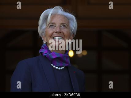 La présidente de la Banque centrale européenne, Christine Lagarde, arrive au Palais présidentiel pour une rencontre avec le président chypriote, Nicosie, Anastasiades. Chypre, mercredi, 30 mars 2022. Lagarde est en visite à Chypre, membre de l'Union européenne, dans le cadre des efforts continus du pays pour renforcer son système bancaire après une crise financière de 2013 qui a failli faire faillite à la nation insulaire. (Photo de Danil Shamkin/NurPhoto) Banque D'Images