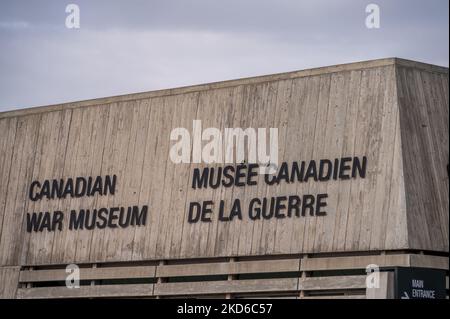 Ottawa (Ontario) - 20 octobre 2022 : extérieur du Musée national de la guerre à Ottawa. Banque D'Images
