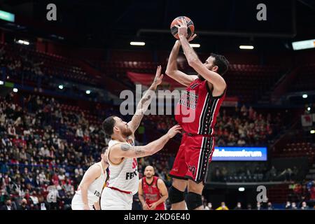 Gigi Datome (AX Armani Exchange Olimpia Milano) twharted par Mike James (COMME Monaco basket) pendant le championnat de l'Euroligue de basket-ball A X Armani Exchange Milano vs AS Monaco sur 31 mars 2022 au Forum de Mediolanum à Milan, Italie (photo de Simone Lucarelli/LiveMedia/NurPhoto) Banque D'Images