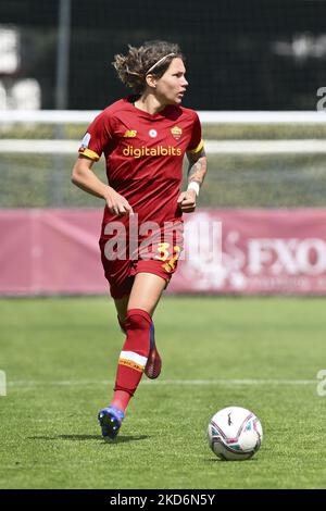 Elena Linari d'AS Roma Women au cours de la 19th journée du Serie A Championship entre A.S. Roma Women et Hellas Verona Women au stadio Tre Fontane le 2th avril 2022 à Rome, Italie. (Photo de Domenico Cippitelli/LiveMedia/NurPhoto) Banque D'Images