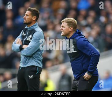 Jason Tintall, entraîneur adjoint de gauche-droite, et Eddie Howe, gérant de Newcastle United, lors de la première League entre Tottenham Hotspur et Newcastle United au stade Tottenham Hotspur, Londres, Angleterre, le 03rd avril 2022 (photo d'action Foto Sport/NurPhoto) Banque D'Images