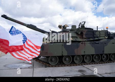 Chars américains Abrams présentés lors de la cérémonie de signature du contrat d'achat de 250 chars Abrams pour l'armée polonaise dans la Brigade blindée de Varsovie de 1st à Wesola près de Varsovie, Pologne sur 5 avril 2022 (photo de Mateusz Wlodarczyk/NurPhoto) Banque D'Images