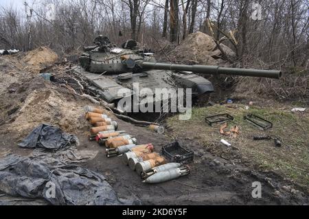 Lancé par le char de l'armée russe près de la reprise par l'armée ukrainienne Borodyanka ville près de Kiev, Ukraine, 05 avril 2022 (photo de Maxym Marusenko/NurPhoto) Banque D'Images