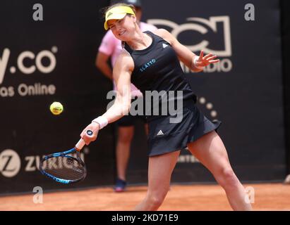 Rebecca Perterson de Suède joue pendant le match contre Tatjana Maria d'Allemagne au tournoi Copa Colsanitas WTA sur 6 avril 2022 à Bogota, Colombie. (Photo de Daniel Garzon Herazo/NurPhoto) Banque D'Images