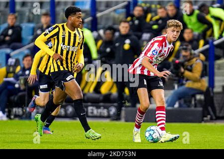 ARNHEM, PAYS-BAS - NOVEMBRE 5 : Sven Mijnans de Sparta Rotterdam lors du match hollandais entre vitesse et Sparta Rotterdam au Gelredome sur 5 novembre 2022 à Arnhem, pays-Bas (photo de René Nijhuis/Orange Pictures) Banque D'Images