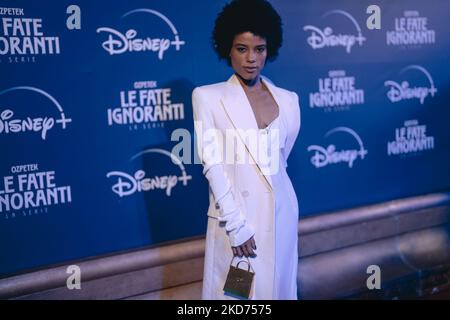 Lorena Cesarini assiste au tapis rouge de la série télévisée "le destin Ignoranti" à l'Opéra de 08 avril 2022 à Rome, Italie. (Photo par Luca Carlino/NurPhoto) Banque D'Images