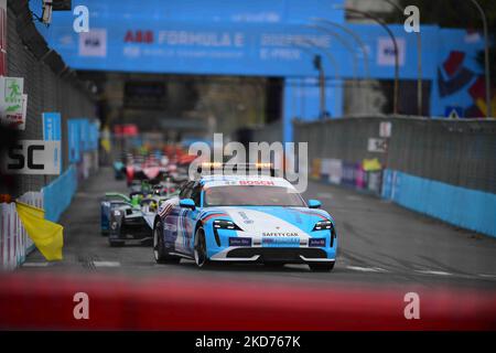 Groupe de pilotes de voitures de sécurité pendant la pratique libre de Rome E-Prix, 3rd ronde du Championnat du monde de Formule E dans le circuit de Rome, EUR quartier Rome, 9 avril 2022 (photo par Andrea Diodato/NurPhoto) Banque D'Images