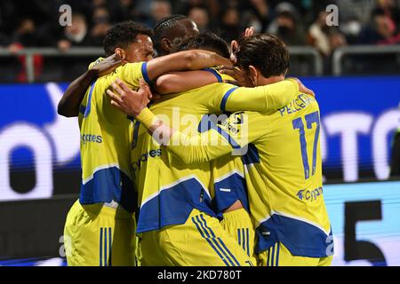 L'équipe de Juventus célèbre les buts de Vlahovic pendant le football italien série A match Cagliari Calcio vs Juventus FC sur 09 avril 2022 à la Sardegna Arena de Cagliari, Italie (photo de Gianluca Ricci/LiveMedia/NurPhoto) Banque D'Images