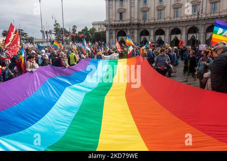 Rome, Italie - 5 novembre 2022: Des milliers de personnes manifestent pour la paix, pour les droits de l'homme, contre l'invasion de la Russie en Ukraine. Banque D'Images