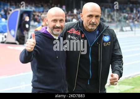 Vincenzo Italiano entraîneur en chef de l'ACF Fiorentina et Luciano Spalletti entraîneur en chef de la SSC Napoli pendant la série Un match entre la SSC Napoli et l'ACF Fiorentina au Stadio Diego Armando Maradona Naples Italie le 10 avril 2022. (Photo de Franco Romano/NurPhoto) Banque D'Images
