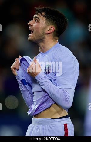 Pedri du FC Barcelone réagit pendant le match de la Liga Santander entre Levante UD et FC Barcelone au stade Ciutat de Valence, 10 avril 2022, Valence, Espagne. (Photo de David Aliaga/NurPhoto) Banque D'Images