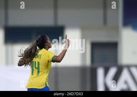 Gabriela Silva du Brésil célèbre après avoir marquant son premier but lors du match amical entre les femmes du Brésil et les femmes de Hongrie à l'arène Pinatar sur 11 avril 2022 à Murcie, Espagne. (Photo de Jose Breton/Pics action/NurPhoto) Banque D'Images