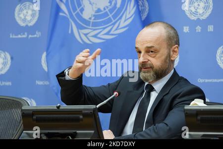 Manuel Fontaine, Directeur des programmes d'urgence de l'UNICEF, informe les médias de l'impact de la guerre sur les enfants au Siège de l'ONU, à 11 avril, 2022, à New York, aux États-Unis. Récemment rentré de plusieurs villes ukrainiennes, le Directeur Fontaine a discuté de l'impact du conflit sur les enfants, déclarant qu'à la date des plus de sept millions d'enfants avant la guerre, plus de deux millions ont émigré. (Photo de John Lamparski/NurPhoto) Banque D'Images