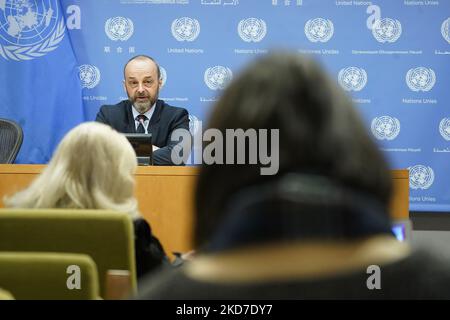 Manuel Fontaine, Directeur des programmes d'urgence de l'UNICEF, informe les médias de l'impact de la guerre sur les enfants au Siège de l'ONU, à 11 avril, 2022, à New York, aux États-Unis. Récemment rentré de plusieurs villes ukrainiennes, le Directeur Fontaine a discuté de l'impact du conflit sur les enfants, déclarant qu'à la date des plus de sept millions d'enfants avant la guerre, plus de deux millions ont émigré. (Photo de John Lamparski/NurPhoto) Banque D'Images