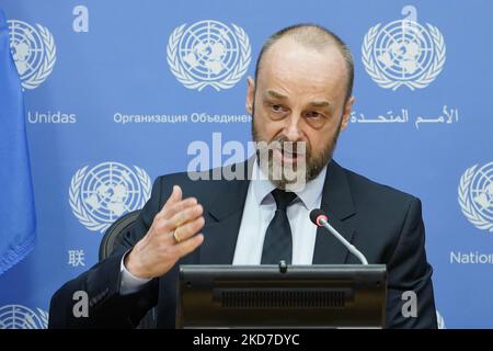 Manuel Fontaine, Directeur des programmes d'urgence de l'UNICEF, informe les médias de l'impact de la guerre sur les enfants au Siège de l'ONU, à 11 avril, 2022, à New York, aux États-Unis. Récemment rentré de plusieurs villes ukrainiennes, le Directeur Fontaine a discuté de l'impact du conflit sur les enfants, déclarant qu'à la date des plus de sept millions d'enfants avant la guerre, plus de deux millions ont émigré. (Photo de John Lamparski/NurPhoto) Banque D'Images