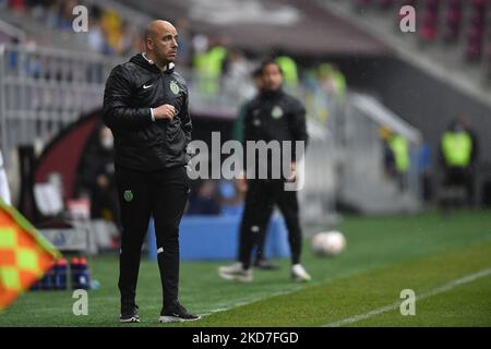 L'entraîneur-chef du CP U19, Filipe Duarte Da Silva Pedro, en action lors du tournoi de seize rencontres de la Ligue de la Jeunesse de l'UEFA entre Dynamo Kiev et le CP sportif au stade Rapid-Giulesti sur 7 avril 2022 à Bucarest, en Roumanie. (Photo par Alex Nicodim/NurPhoto) Banque D'Images