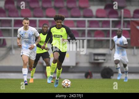 Renato de Palma Veiga en action pendant la manche de seize matchs de la Ligue de la Jeunesse de l'UEFA entre Dynamo Kyiv et le Sporting CP au stade Rapid-Giulesti sur 7 avril 2022 à Bucarest, Roumanie. (Photo par Alex Nicodim/NurPhoto) Banque D'Images