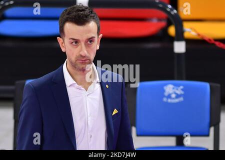 Daniele Santarelli (entraîneur en chef de Prosecco Doc Imoco Volley Conegliano) pendant le jeu de match de volley-ball italien série A1 femmes - il Bisonte Firenze vs Prosecco Doc Imoco Volley Conegliano sur 13 avril 2022 au Pala Wanny à Florence, Italie (photo de Lisa Guglielmi/LiveMedia/NurPhoto) Banque D'Images