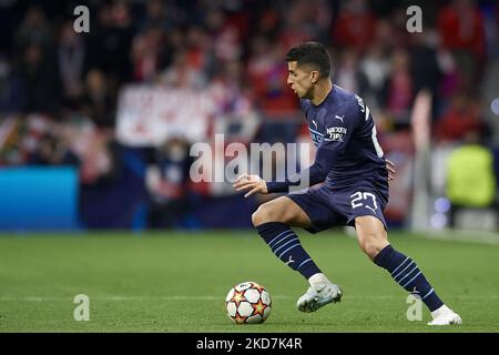 Joao Cancelo de la ville de Manchester lors du match de finale du quart de la Ligue des champions de l'UEFA, deuxième match entre l'Atlético de Madrid et la ville de Manchester à Wanda Metropolitano sur 13 avril 2022 à Madrid, en Espagne. (Photo de Jose Breton/Pics action/NurPhoto) Banque D'Images