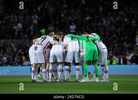 L'équipe Eintracht pendant le match entre le FC Barcelone et Eintracht Frankfurt, correspondant à la première partie de la finale du quart de finale de l'UEFA Europa League, a joué au Camp Nou Stadium, à Barcelone, le 14th avril 2022. -- (photo par Urbanandsport/NurPhoto) Banque D'Images