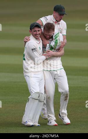 Ed Barnes de Leicestershire célèbre après avoir réclamé le cricket de Scott Borthwick de Durham lors du match de championnat du comté de LV= entre le Durham County Cricket Club et le Leicestershire County Cricket Club à Emirates Riverside, Chester le Street, le jeudi 14th avril 2022. (Photo de Mark Fletcher/MI News/NurPhoto) Banque D'Images