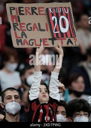 Le public pendant la série Un match entre Milan et Gênes, à Milan, sur 15 avril 2022 (photo de Loris Roselli/NurPhoto) Banque D'Images