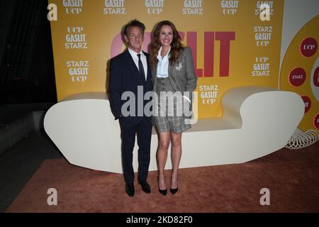 NEW YORK, NEW YORK - AVRIL 18 : Sean Penn et Julia Roberts assistent à la première « Gaslit » de New York au Metropolitan Museum of Art on 18 avril 2022 à New York. (Photo de John Nacion/NurPhoto) Banque D'Images