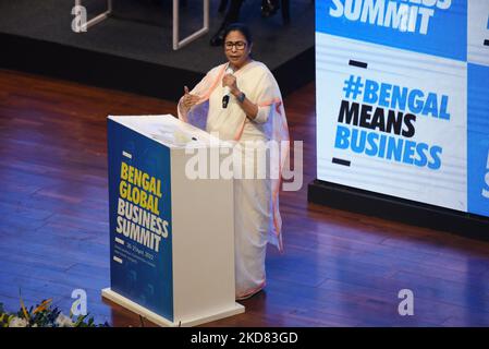 La ministre en chef du Bengale occidental, Mamata Banerjee, prononce son discours lors de l'inauguration 6th du Sommet mondial des affaires du Bengale (BGBS) à Kolkata, en Inde, mercredi, le 20 avril,2022. (Photo de Debajyoti Chakraborty/NurPhoto) Banque D'Images