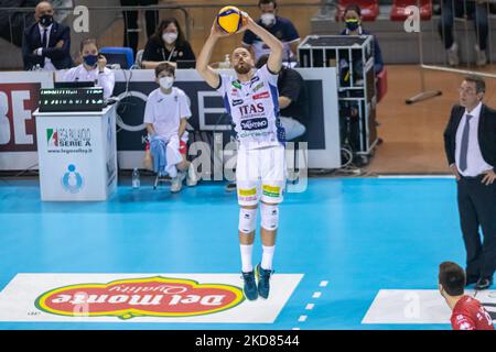 Riccardo Sbertoli, itas trentin pendant le volley-ball Championnat italien de superligue de Serie A Men jouer - Cucine Lube Civitanova vs ITAS Trentino sur 21 avril 2022 au Forum Eurosuole de Civitanova Marche, Italie (photo de Valeria Lippera/LiveMedia/NurPhoto) Banque D'Images