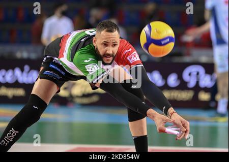 Osmany Juantorena #5 (Cucine Lube Civitanova) pendant le Volleyball Italien Serie A Men SuperLeague Jouez - Cucine Lube Civitanova vs Itas Trentino sur 21 avril 2022 au Forum Eurosuole de Civitanova Marche, Italie (photo de Roberto Bartomeoli/LiveMedia/NurPhoto) Banque D'Images