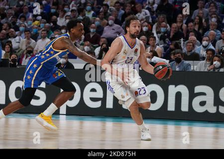 Sergio Llull des gestes du Real Madrid pendant l'Euroligue des compagnies aériennes turques Jouez au match 2 entre le Real Madrid et Maccabi Playtika tel Aviv au Centre Wizink sur 22 avril 2022 à Madrid, Espagne. (Photo par Oscar Gonzalez/NurPhoto) Banque D'Images