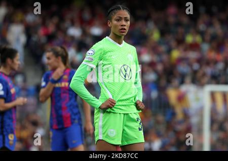 Sveindes Jane Jonsdottir lors du match entre Barcelone et VfL Wolfsburg, correspondant à la première partie de la demi-finale de la Ligue des champions de l'UEFA Womens, joué au stade Camp Nou, à Barcelone, le 22th avril 2022. (Photo de Joan Valls/Urbanandsport /NurPhoto) Banque D'Images