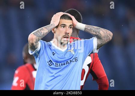 Mattia Zaccagni de SS Lazio semble abattu pendant la série Un match entre SS Lazio et AC Milan au Stadio Olimpico, Rome, Italie, le 24 avril 2022. (Photo de Giuseppe Maffia/NurPhoto) Banque D'Images