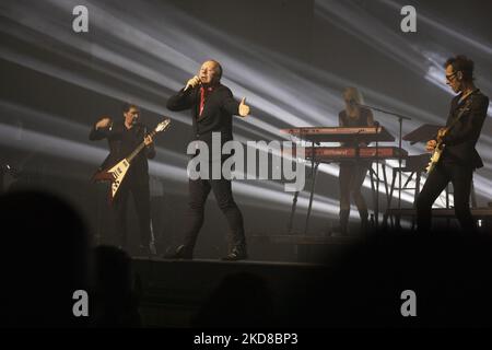 Groupe écossais simple Mind, dans un concert à Coliseu do Porto, sur 24 avril 2022, Porto, Portugal (photo de Rita Franca/NurPhoto) Banque D'Images