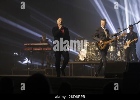 Groupe écossais simple Mind, dans un concert à Coliseu do Porto, sur 24 avril 2022, Porto, Portugal (photo de Rita Franca/NurPhoto) Banque D'Images