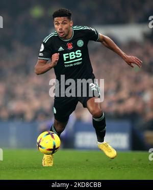 James Justin de Leicester City en action pendant le match de la Premier League à Goodison Park, Liverpool. Date de la photo: Samedi 5 novembre 2022. Banque D'Images