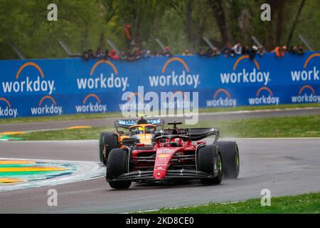 Charles Leclerc de Monaco pilotant la (16) Scuderia Ferrari F1-75 Ferrari 066/7 pendant le Rolex Gran Premio Del F1 fabriqué en Italie e dell'Emilia-Romagna sur 22-24 avril 2022 à Imola, Italie. (Photo par Alessio Morgese/NurPhoto) Banque D'Images
