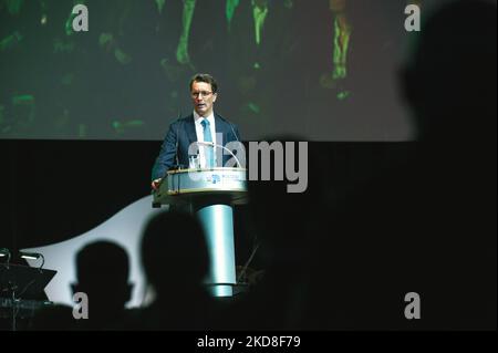 Hendrik Wüst, Premier ministre de la NRW, parle lors de la cérémonie d'assermentation de 2770 nouvelles recrues pour la police de la NRW à l'arène Lanx de Cologne, en Allemagne, sur 26 avril 2022 (photo de Ying Tang/NurPhoto) Banque D'Images