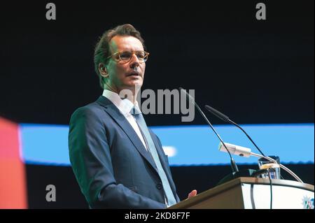 Hendrik Wüst, Premier ministre de la NRW, parle lors de la cérémonie d'assermentation de 2770 nouvelles recrues pour la police de la NRW à l'arène Lanx de Cologne, en Allemagne, sur 26 avril 2022 (photo de Ying Tang/NurPhoto) Banque D'Images